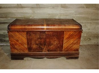 Old Cedar Chest 44 In Wide 18 In Deep 2 Ft Tall