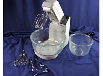 Black & Decker Mixer With Several Attachments - 2 Glass Bowls
