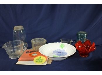 Miscellaneous Glassware, Button, Few Records
