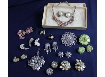 Glitzy Jewelry - Vintage - Earrings Are Clip On