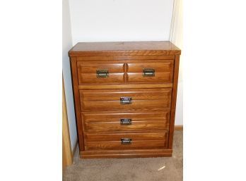 4 Drawer Chest Of Drawers 34 W X 17.5 D X 40.5 T
