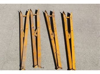 4 Old-fashioned Sawhorse Stands