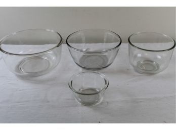 4 Glass Mixing Bowls