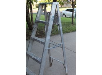 4 1/2 Foot Aluminum Step Ladder