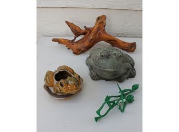 More Yard Ornaments, Frog Planter, Lg Green Frog 10' Long