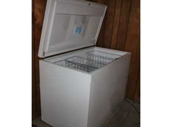 18 Cubic Feet Kenmore Chest Freezer 50 In Wide X 27 Deep - Really Good Shape