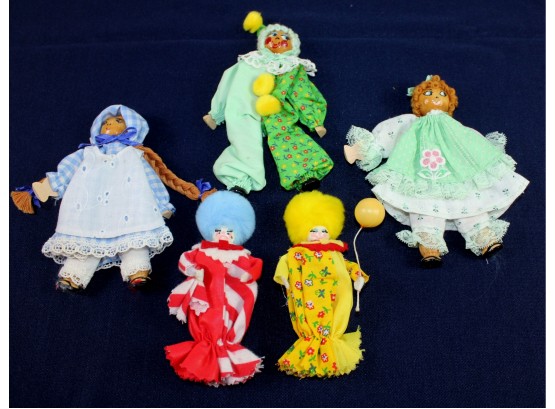 Set Of 5 Clothes Pin Dolls, Lots Of Detail