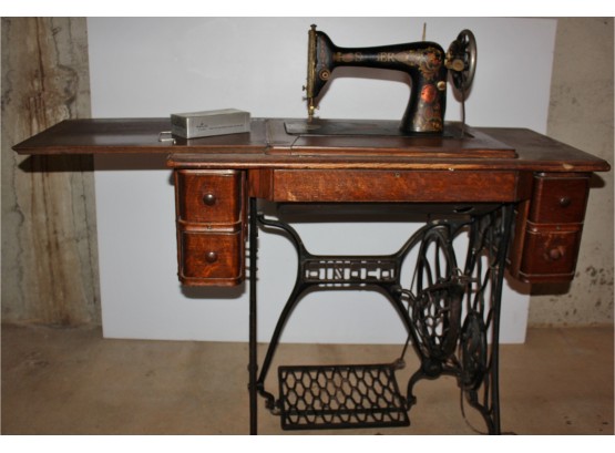 Antique Singer Trundle Sewing Machine In Beautiful Wood Cabinet  Needs New Trundle Cord