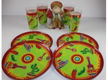 Fiesta Time - Ceramic Santa And 4 Plastic Cups And Plates