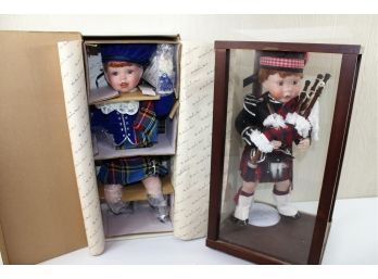 Danbury Mint Dolls ' Bonnie ' And Boy Companion ' Ian '1995 - Ian In Plexiglass Case