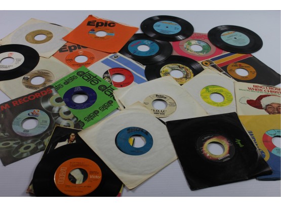 Lot Of 45 Records- Mostly 1970s- The Streak, John Denver, Chuck Berry