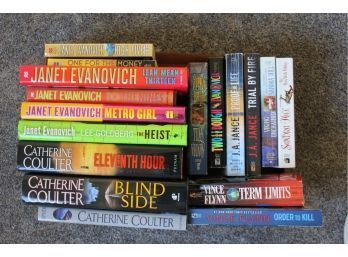 Book Lot 5 - Janet Evanovich, Coulter, Hill, Etc