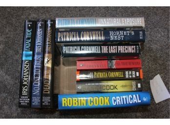 Book Lot 9 - Medical Thrillers - Patricia Cornwell, Robin Cook And Iris Johansen