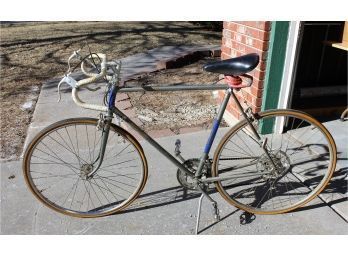 Older Raleigh 10 Speed Bike- Tires Are Flat