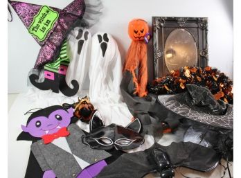 Halloween Lot 2-mirror That Lights Up And Talks, Hanging Items And Costume Accessories