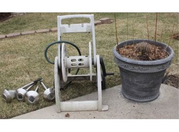 Lot 1 Of 2 Large Plastic Planter With Hose Reel And 4 Nice Solar Light