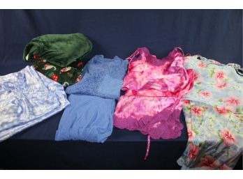 5 Pajama Sets-one Is Oscar De La Renta-small To Medium