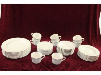 8-piece Place Setting Vintage Federalist Ironstone, All In Good Condition, Dinner, Dessert And Saucer Plates
