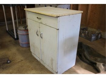 Metal Shop Cabinet Two Doors And Drawer 20 X 30 X 3 Ft