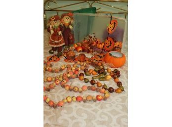 Fall Lot #2 -tote With Garland, Mr.  And Mrs. Scarecrows, Pumpkins, Baskets