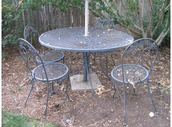 Metal Table And 4 Chairs 4 Ft Diameter