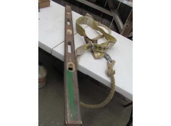 4 Ft Wooden Level-harness
