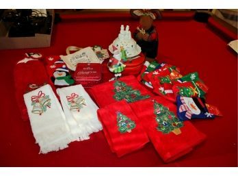 Christmas Lot-hand Towels, Candy Stockings, Wind-up Toy, Glass Dish And Top