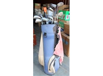 Taylor Made Golf Club Set With Blue & White Bag