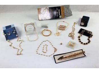 Miscellaneous Avon Jewelry And Polishing Cloth