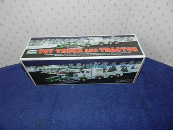 HESS TRUCK 2013 TOY TRUCK AND TRACTOR NEW IN BOX