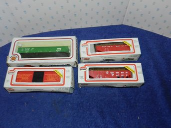 LOT OF 4 HO SCALE TRAIN CARS IN BOXES MODEL POWER & BACHMANN