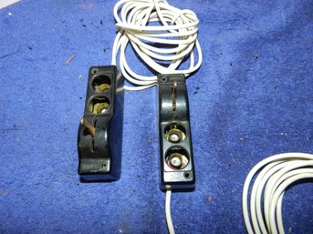 PAIR OF VINTAGE LIONEL AUTOMATIC SWITCH CONTROLLERS WITH WIRES