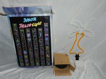 NEON TABLE LIGHT PALM TREE COMPLETE IN BOX BRAND NEW