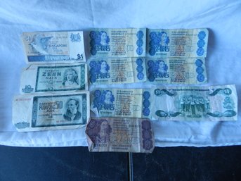 COLLECTION OF FOREIGN PAPER MONEY SOUTH AFRICA BAHAMAS SINGAPORE