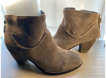 Steve Madden Suede Boot - Size 8