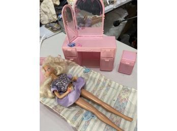 Barbie, Bed, Dresser 2/3 Mirror And Nightstand