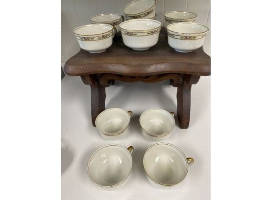 China - Orleans By Syracuse - 11 Flat Bottom Cups