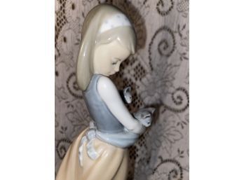 Lladro - Girl With Cats #1301