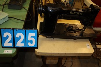 Vintage Singer Sewing Machine (No Table)