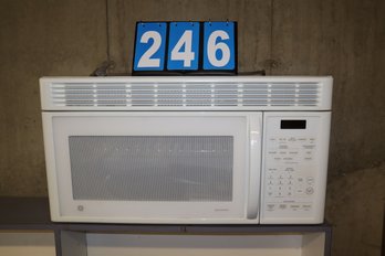 GE Space Maker Under Cabinet Microwave (Never Used)