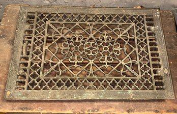 Antique American Tuttle And Bailey MFG Co NY Cast Iron Heat Register/floor Grate