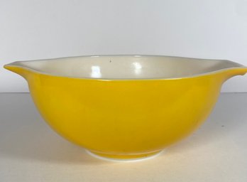 Yellow Pyrex Mixing Bowl 2-1/2 Quart