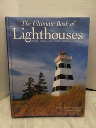THE ULTIMATE BOOK OF LIGHTHOUSES