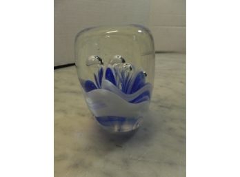 GLASS PAPER WEIGHT WITH FLOWER