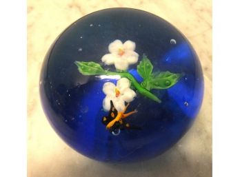 GLASS PAPER WEIGHT WITH FLOWERS