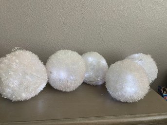 Set Of 4 Vintage Battery Operated LED Snowballs Orbs White Sparkle Spheres RARE Decor