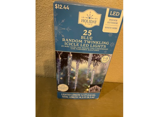 Holiday Time 25 Blue Random Twinkling Icicle LED Lights Indoor Outdoor 12 Ft White Wire NIB #2 Tested Working