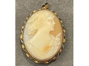 Vintage Hand Carved Shell Cameo In Gold Filled Frame