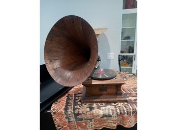 Antique Victor Oak Phonograph With Wood Horn