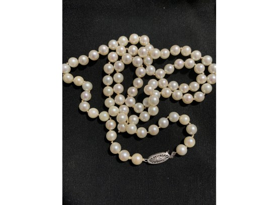 Vintage Creamy White Pearls With 14kt Gold Clasp